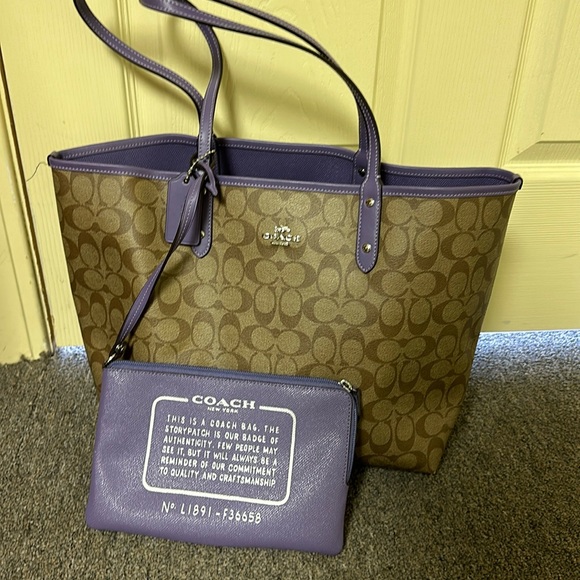 Coach Handbags - Coach reversible city signature tote
